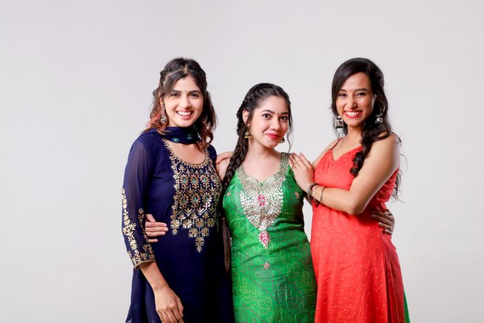 Evergreen Wardrobe Tips: How to Style Your Festive Look